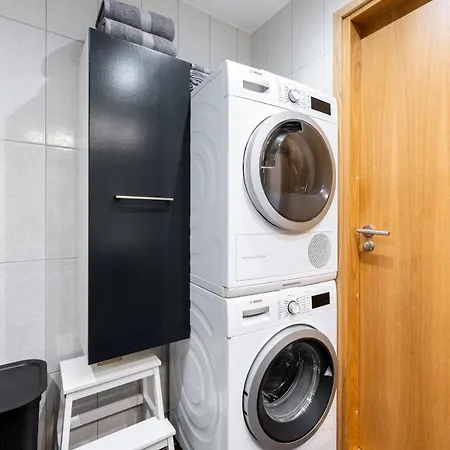 2br, Parking Included, Wi-fi, Next To Old Town *