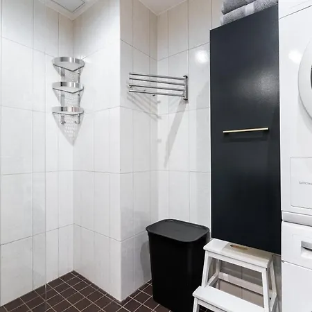 2br, Parking Included, Wi-fi, Next To Old Town Lägenhet