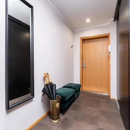 2br, Balcony, Parking Garage, Wi-fi, Next To Old Town Apartment *