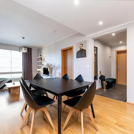 アパート 2br, Parking Included, Wi-fi, Next To Old Town