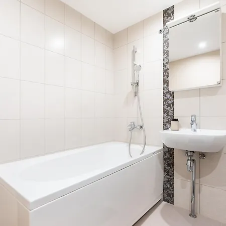 Lejlighed 2br, Parking Included, Wi-fi, Next To Old Town