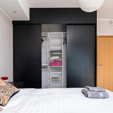 2br, Parking Included, Wi-fi, Next To Old Town 아파트