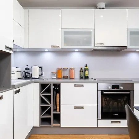 아파트 2br, Parking Included, Wi-fi, Next To Old Town